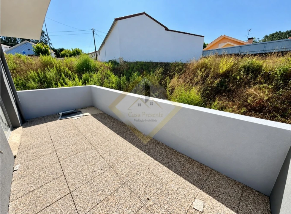 Apartamento T2 para Venda em Nogueira da Regedoura Foto 10