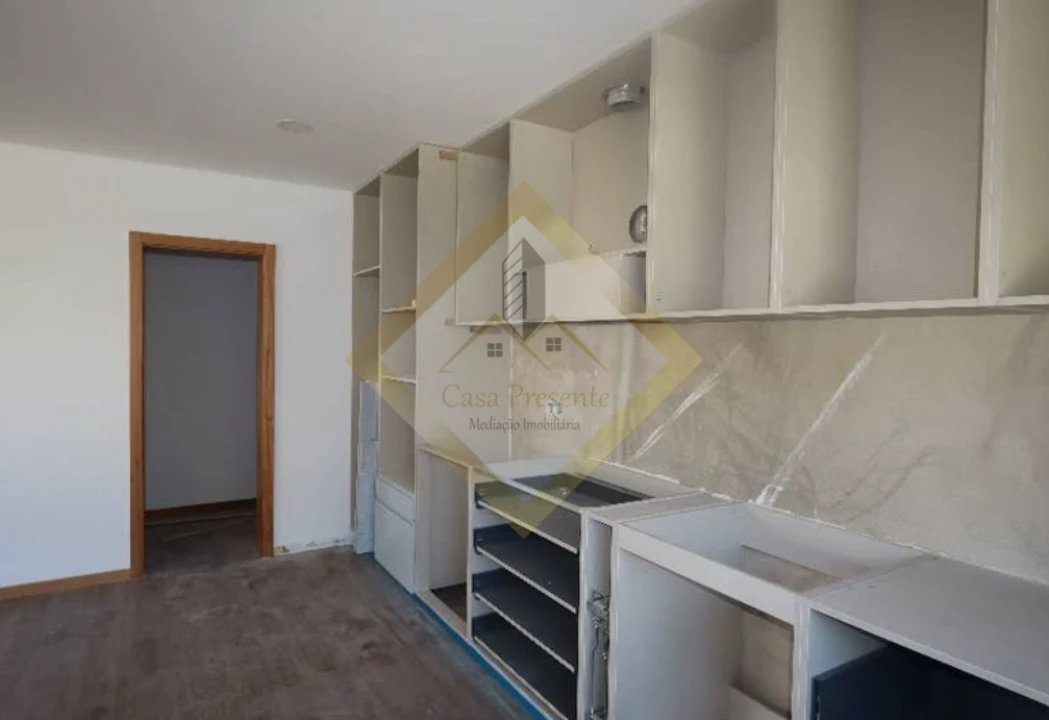 Apartamento T3 para Venda em Nogueira da Regedoura Foto 11