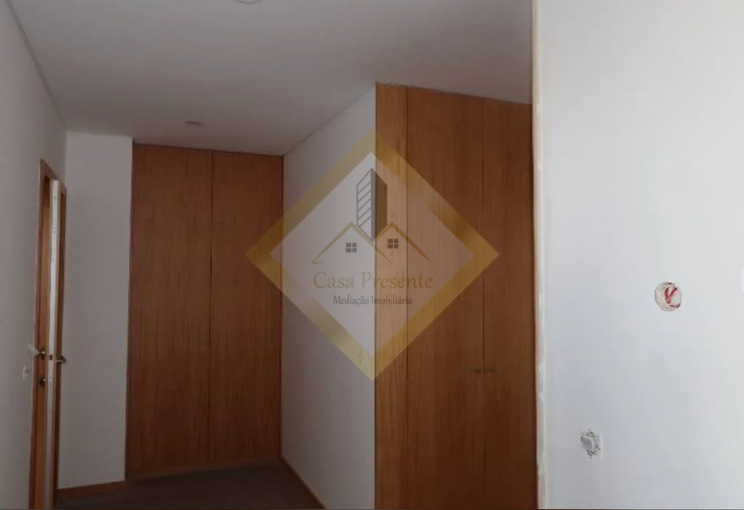Apartamento T3 para Venda em Nogueira da Regedoura Foto 12