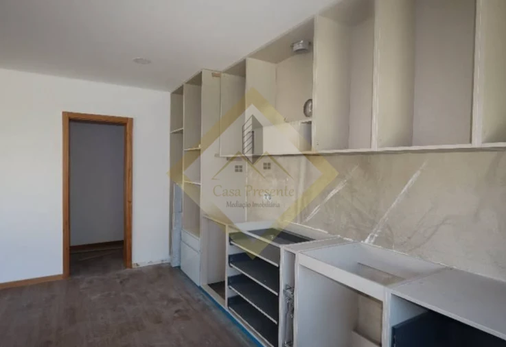 Apartamento T3 para Venda em Nogueira da Regedoura Foto 11
