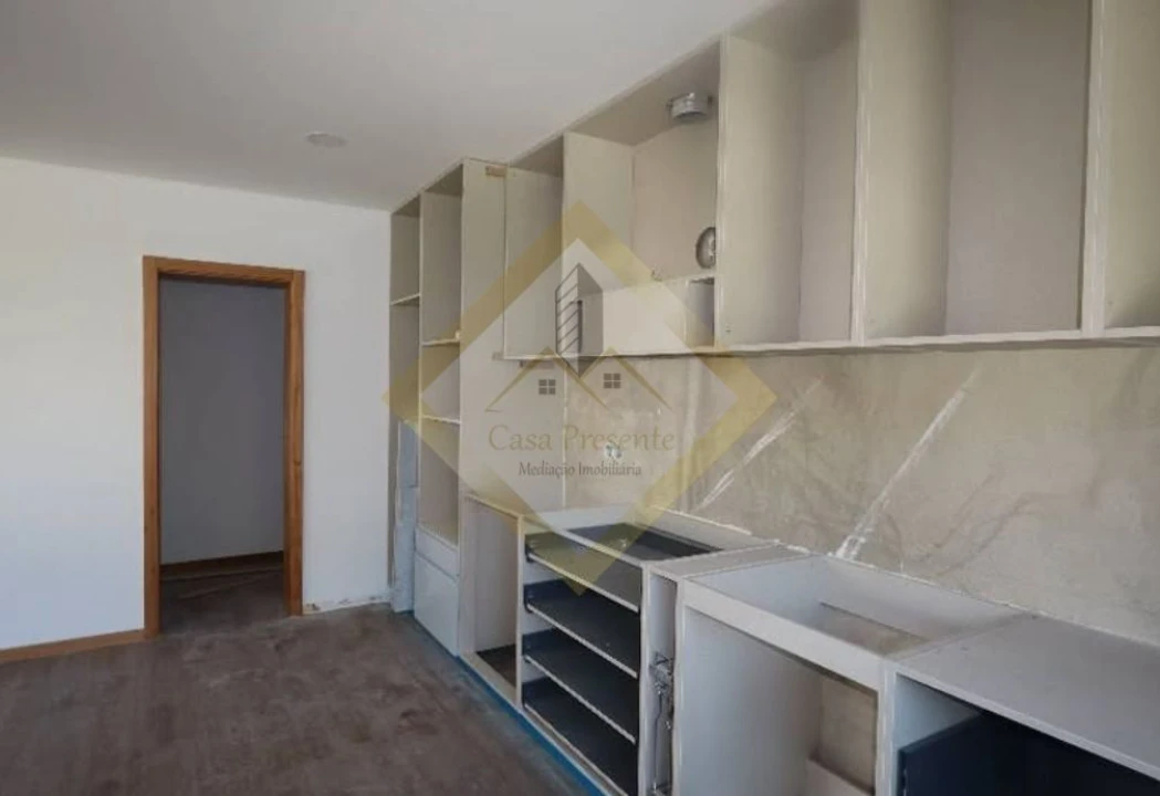 Apartamento T3 para Venda em Nogueira da Regedoura Foto 5