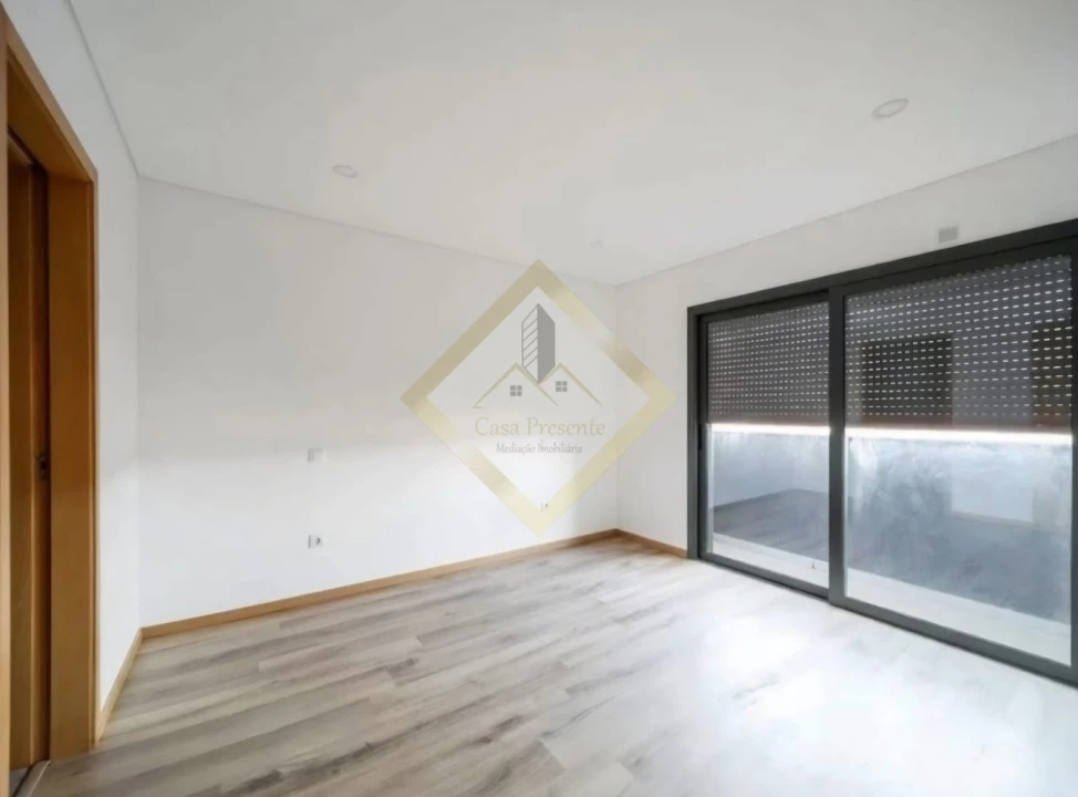 Apartamento T2 para Venda em Pedroso e Seixezelo Foto 4
