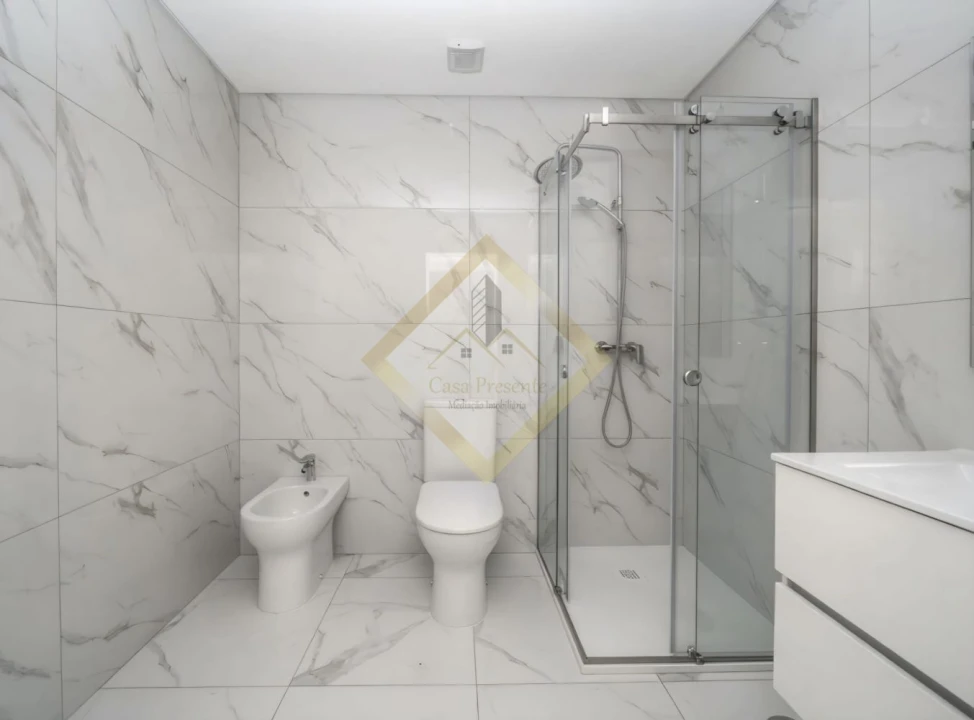 Apartamento T2 para Venda em Pedroso e Seixezelo Foto 7