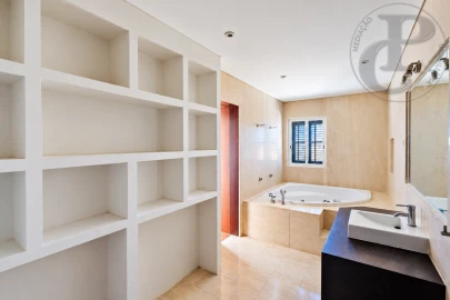 Moradia T4 para Venda em Alcabideche