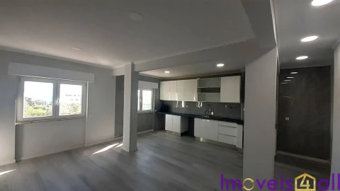 Apartamento T2 para Venda em Setubal (São Sebastião)