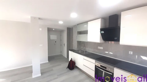 Apartamento T2 para Venda em Corroios