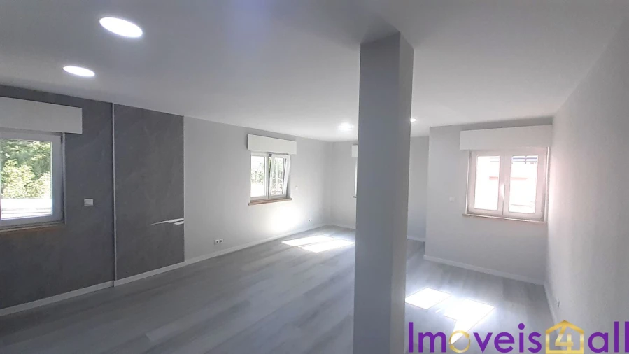 Apartamento T2 para Venda em Corroios Foto 7