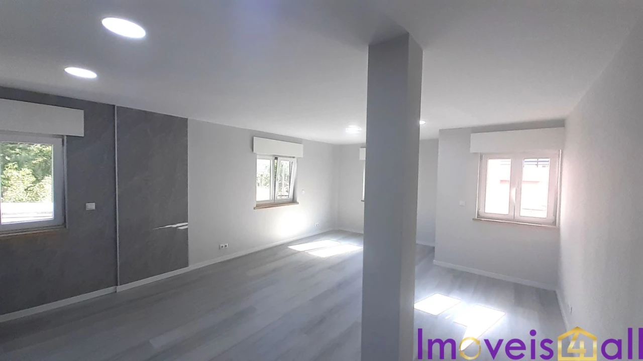 Apartamento T2 para Venda em Corroios Foto 7