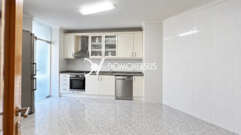 Apartamento T3 para Venda em Gulpilhares e Valadares