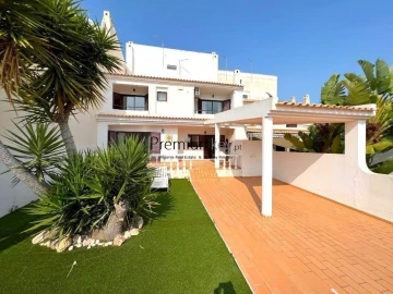 Moradia T2 para Venda em Albufeira e Olhos de Água