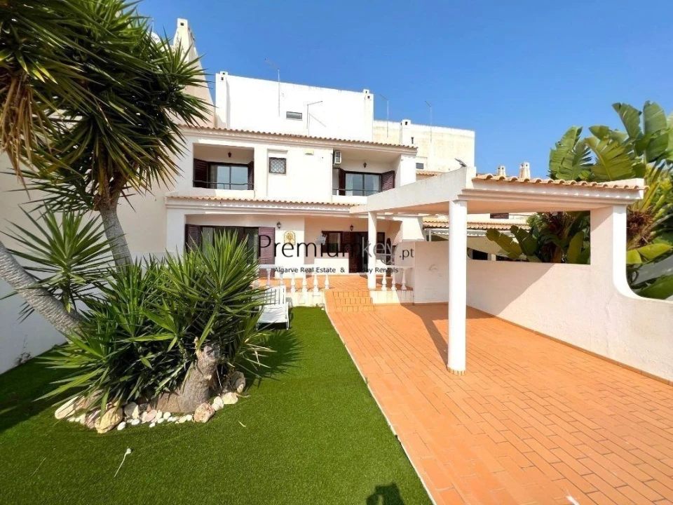 Moradia T2 para Venda em Albufeira e Olhos de Água Foto 1