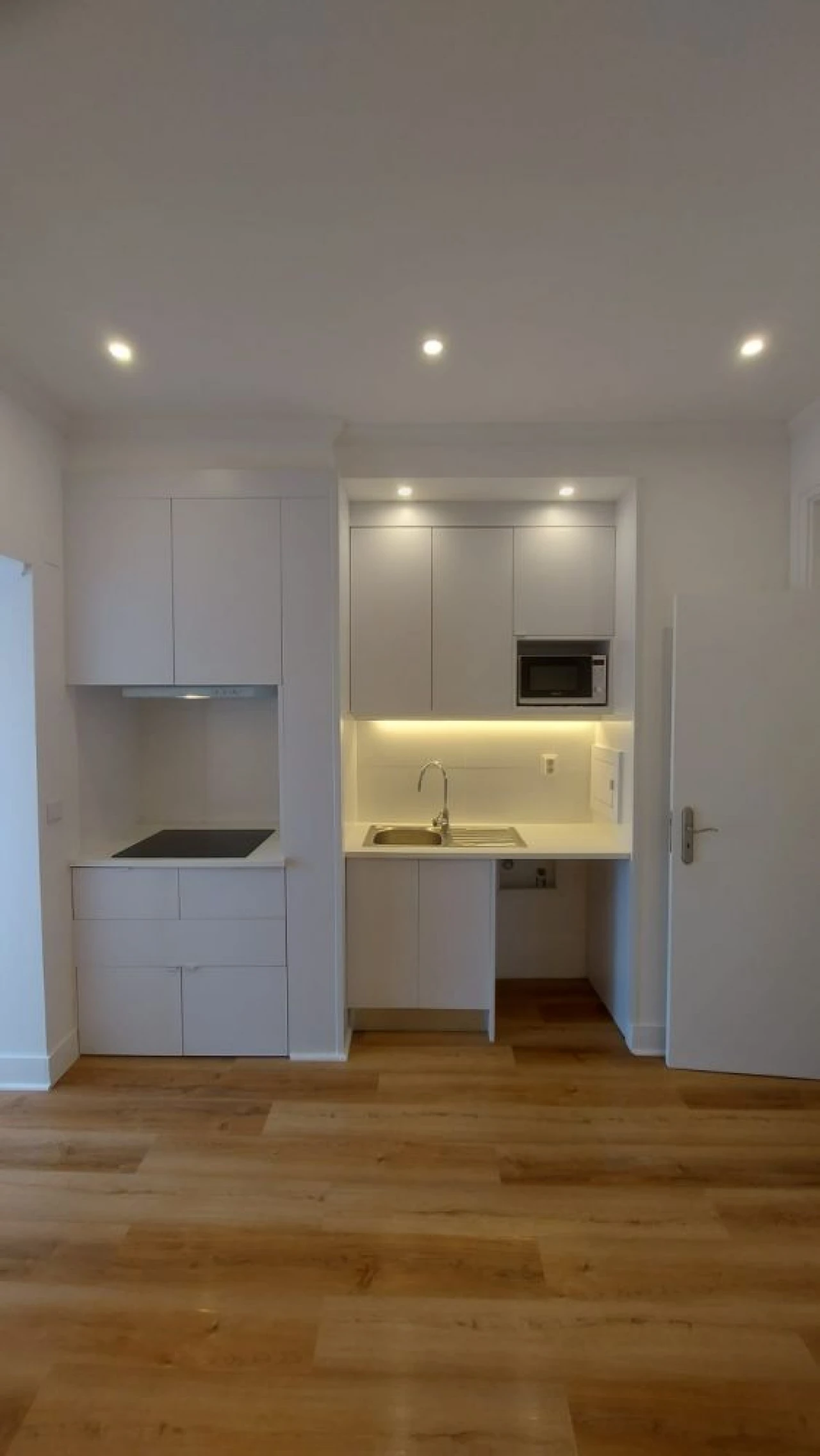 Apartamento T1 para Venda em Campo de Ourique Foto 1