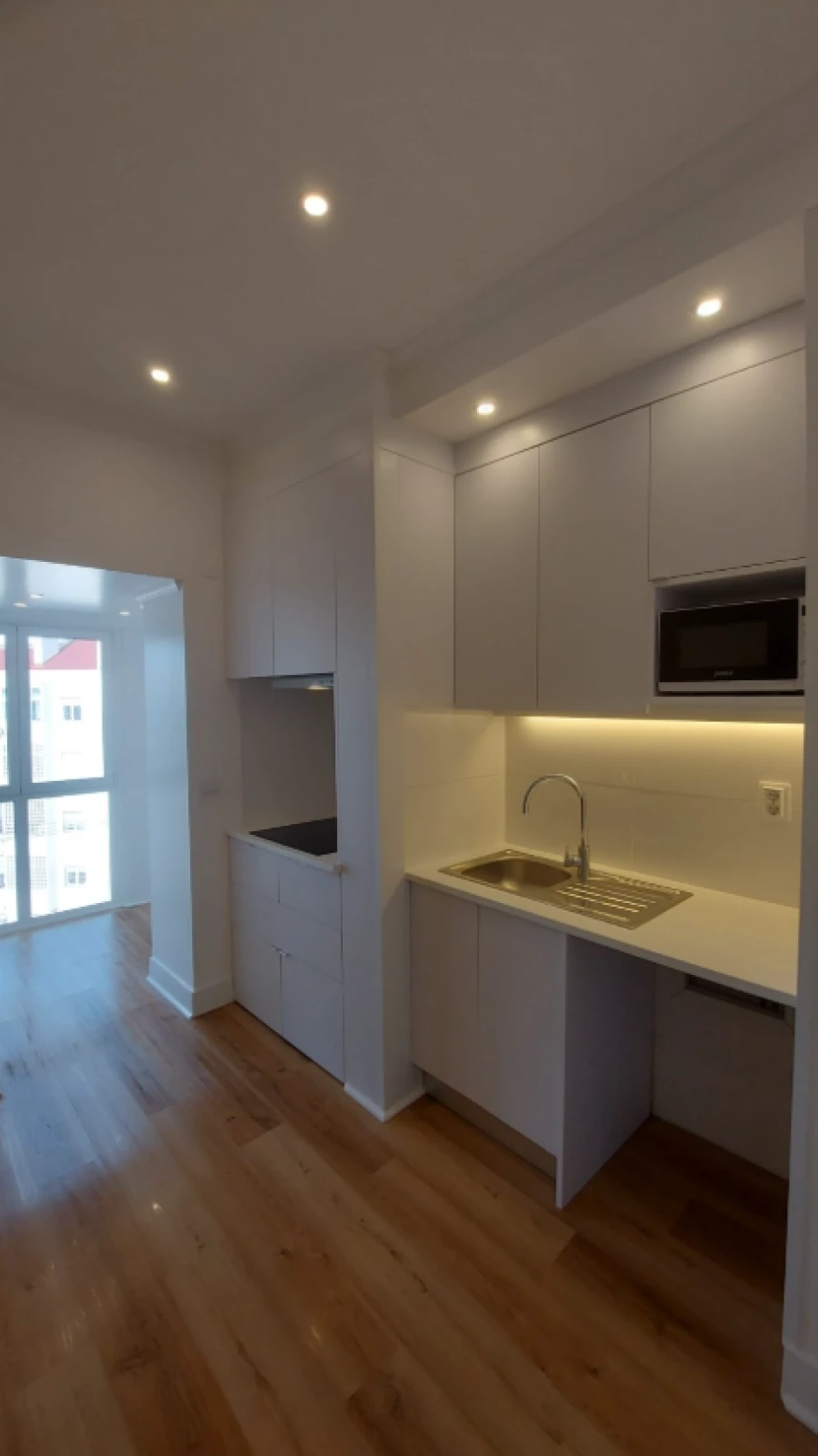 Apartamento T1 para Venda em Campo de Ourique Foto 2