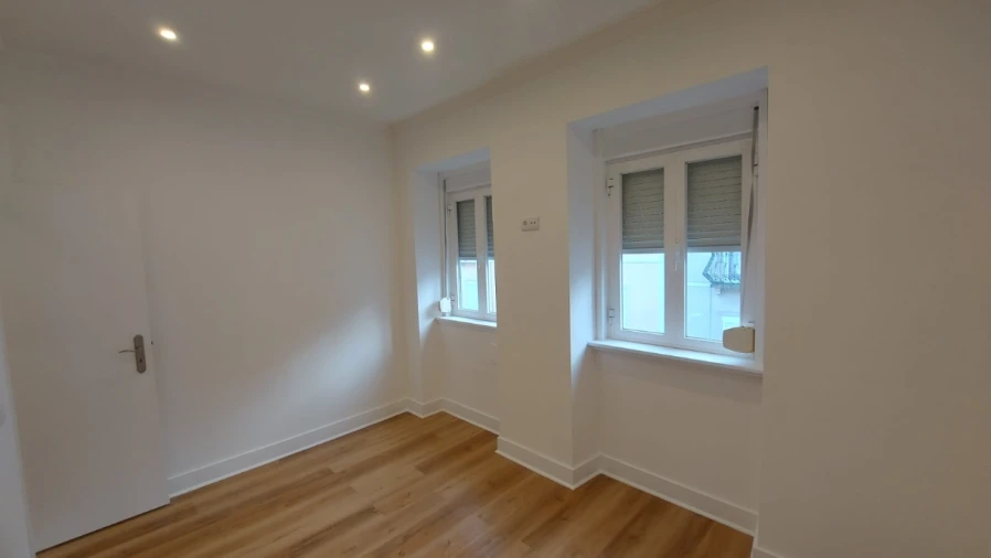 Apartamento T1 para Venda em Campo de Ourique Foto 6