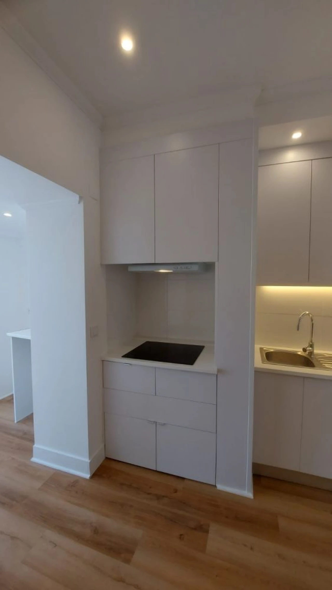 Apartamento T1 para Venda em Campo de Ourique Foto 3
