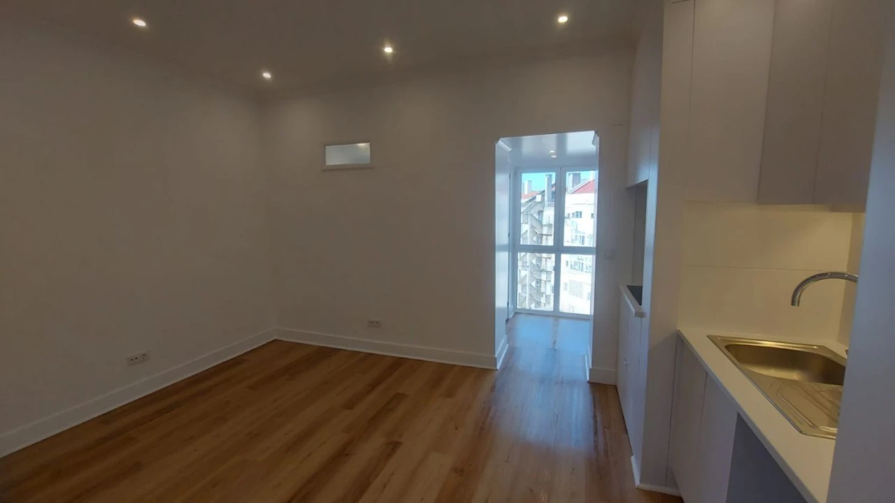 Apartamento T1 para Venda em Campo de Ourique Foto 7