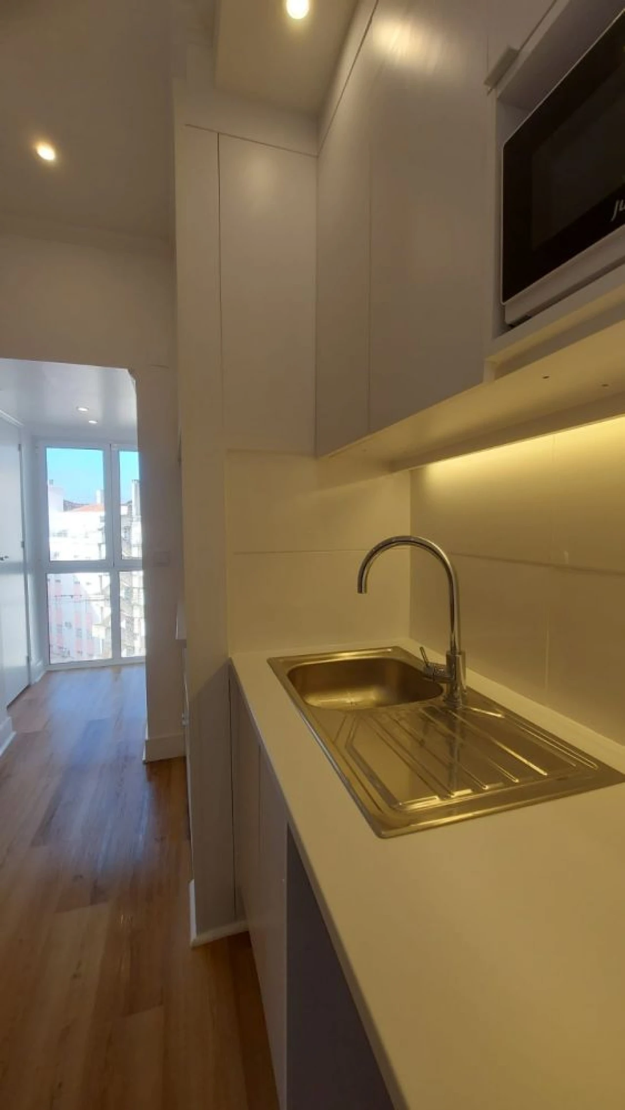 Apartamento T1 para Venda em Campo de Ourique Foto 5