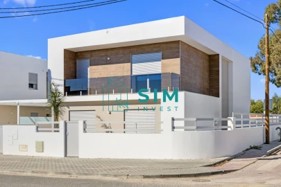 Moradia T4 para Venda em Azeitão (São Lourenço e São Simão)