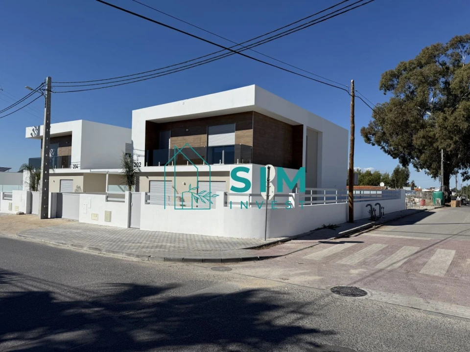 Moradia T4 para Venda em Azeitão (São Lourenço e São Simão) Foto 1