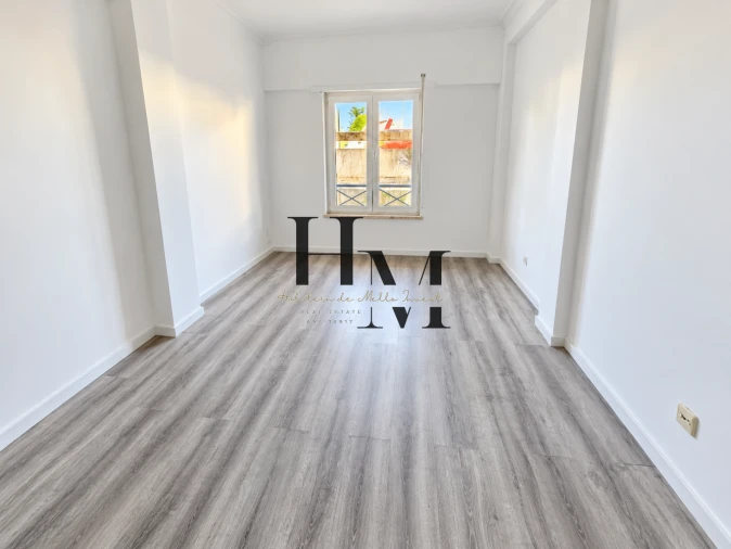 Apartamento T3 para Venda em Quinta do Conde Foto 28