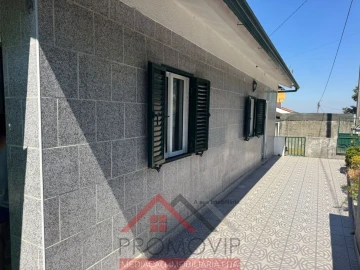 Moradia T2 para Venda em Santo Tirso, Couto (Santa Cristina e São Miguel) e Burgães