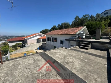 Moradia T2 para Venda em Santo Tirso, Couto (Santa Cristina e São Miguel) e Burgães