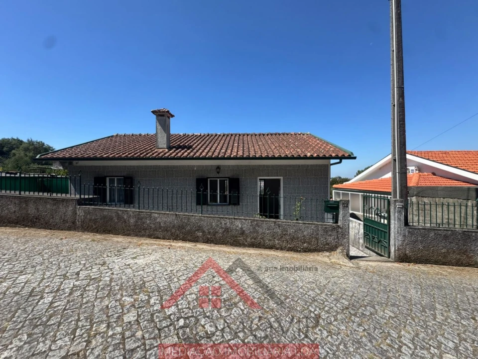 Moradia T2 para Venda em Santo Tirso, Couto (Santa Cristina e São Miguel) e Burgães Foto 1