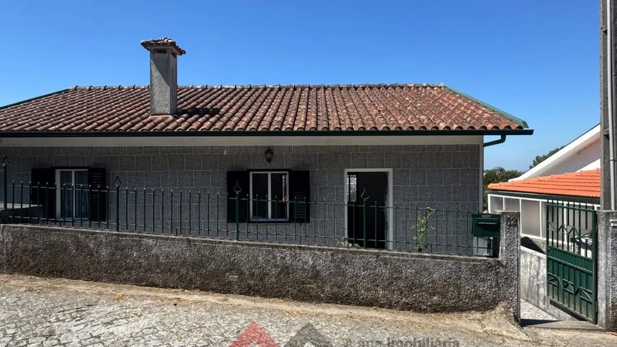 Moradia T2 para Venda em Santo Tirso, Couto (Santa Cristina e São Miguel) e Burgães
