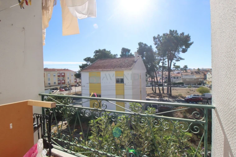 Apartamento T2 para Venda em Quinta do Conde Foto 4