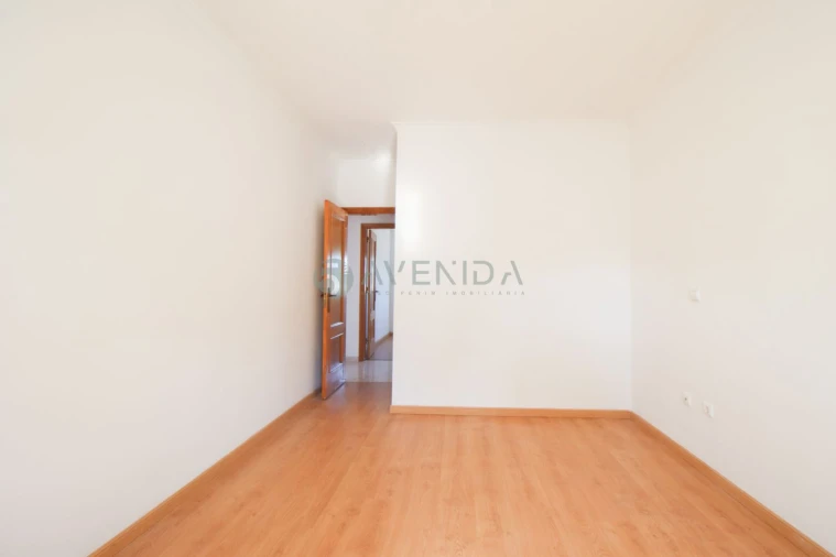Apartamento T2 para Venda em Quinta do Conde Foto 17