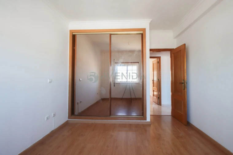 Apartamento T2 para Venda em Quinta do Conde Foto 14