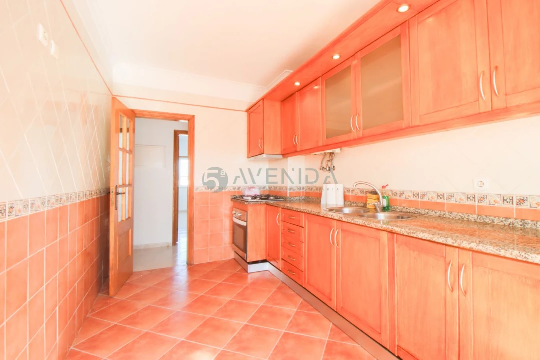 Apartamento T2 para Venda em Quinta do Conde Foto 3