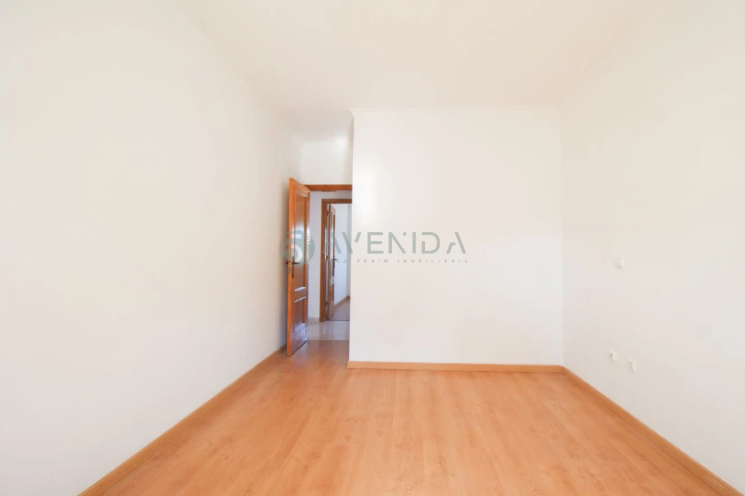 Apartamento T2 para Venda em Quinta do Conde Foto 17