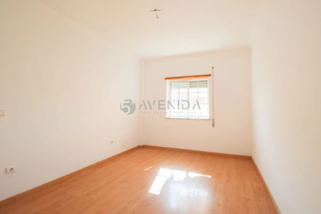 Apartamento T2 para Venda em Quinta do Conde Foto 15
