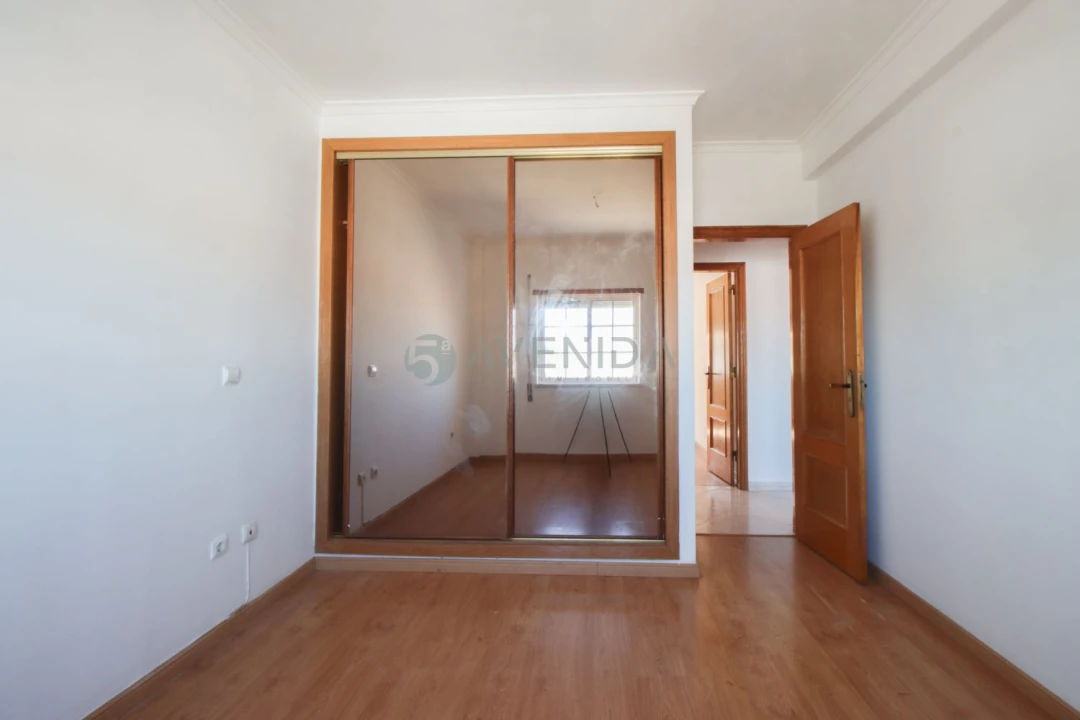 Apartamento T2 para Venda em Quinta do Conde Foto 14