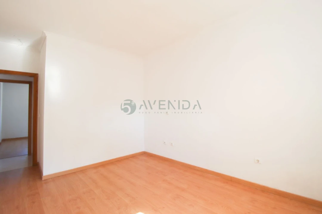 Apartamento T2 para Venda em Quinta do Conde Foto 16