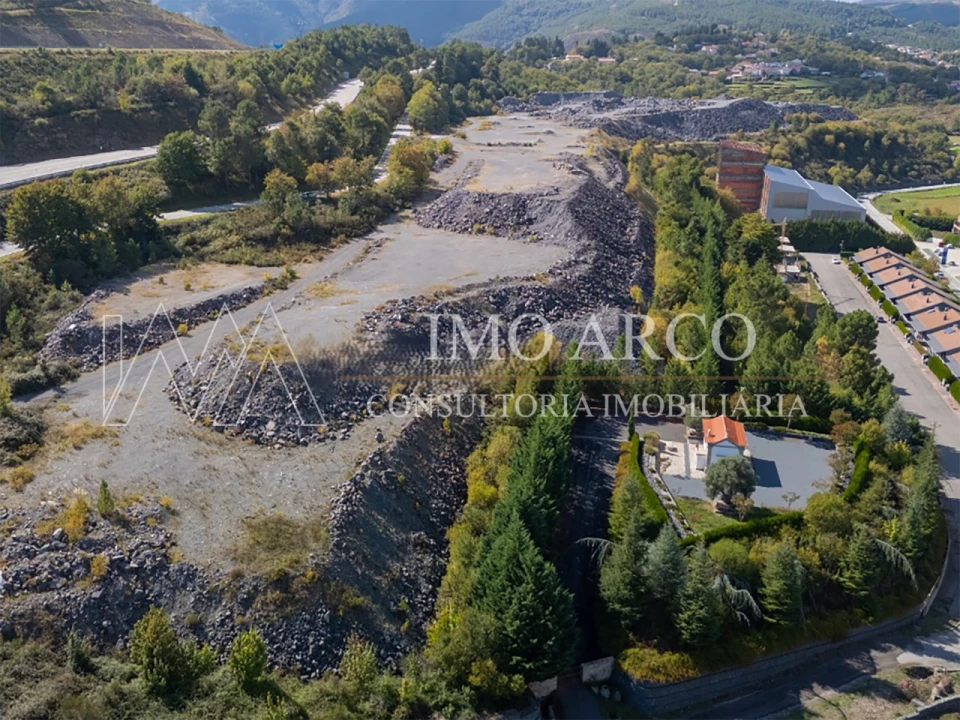 Terreno para Venda em Pena, Quintã e Vila Cova Foto 11