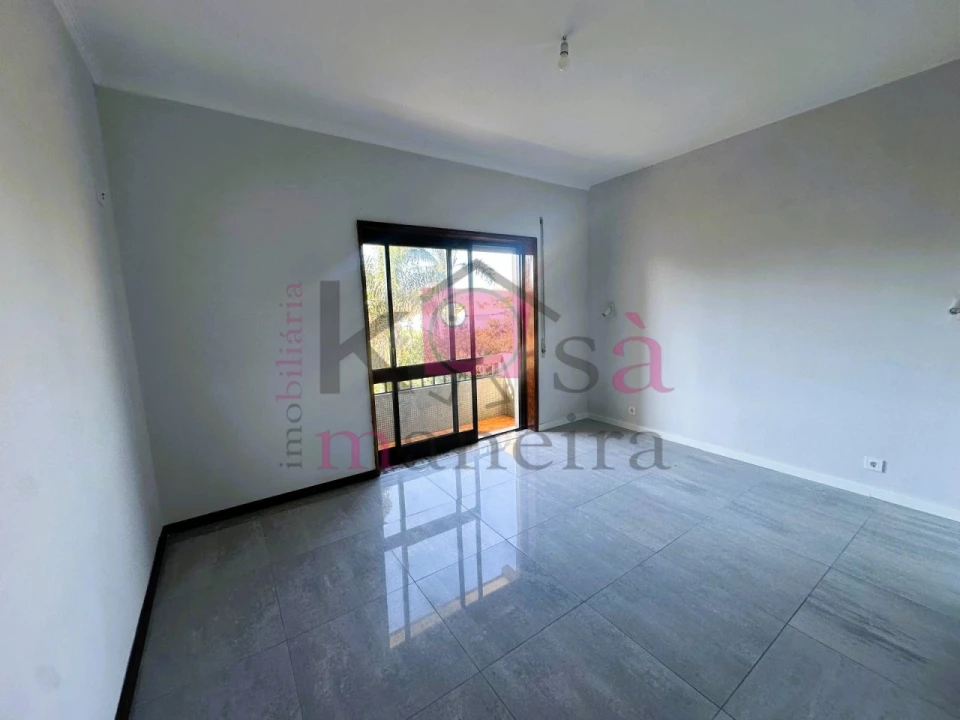 Apartamento T2 para Venda em Paços de Brandão Foto 12