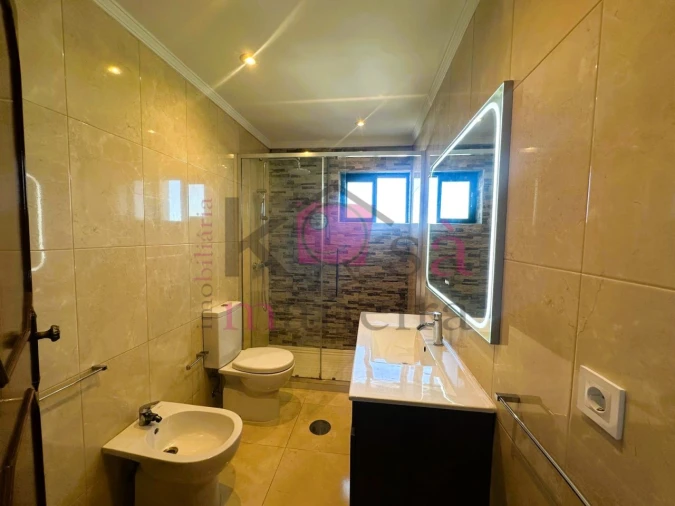 Apartamento T2 para Venda em Paços de Brandão Foto 8