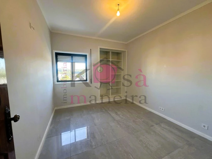 Apartamento T2 para Venda em Paços de Brandão Foto 9