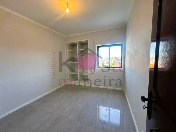 Apartamento T2 para Venda em Paços de Brandão Foto 10