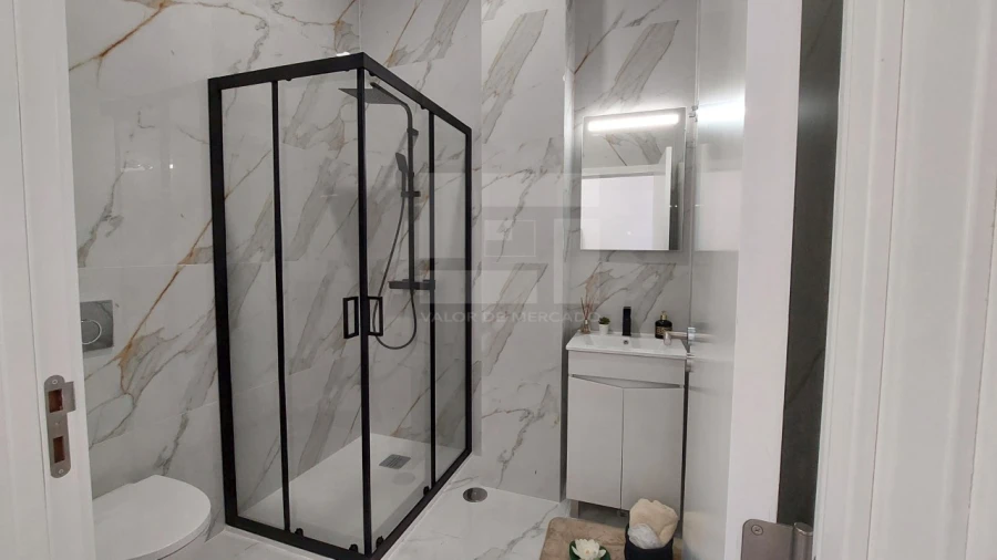 Apartamento T2 para Venda em São Vicente Foto 5
