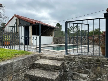 Moradia T5 para Venda em Fragoso