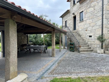 Moradia T5 para Venda em Fragoso