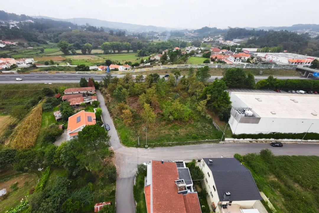 Terreno para Venda em Paredes Foto 1