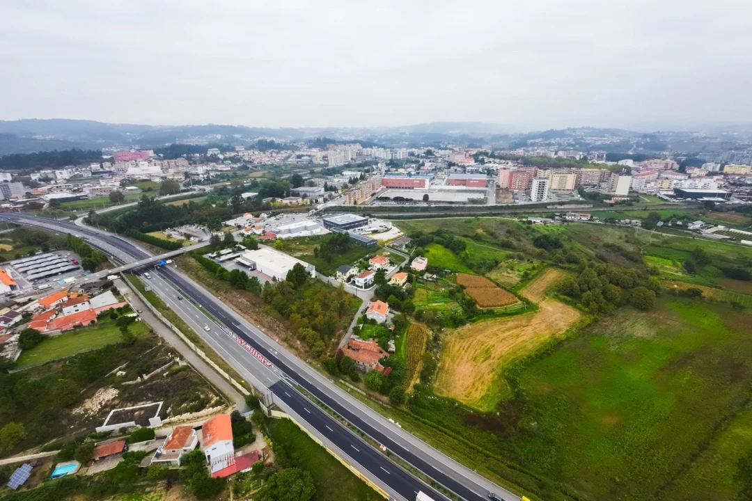 Terreno para Venda em Paredes Foto 3