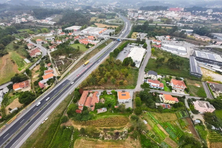 Terreno para Venda em Paredes Foto 2