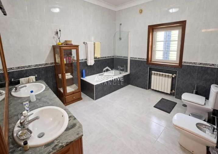 Moradia T6 para Venda em Abragão Foto 4