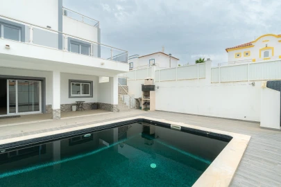 Moradia T4 para Venda em Vila Real de Santo Antonio