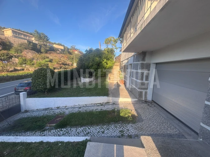 Moradia T3 para Venda em Espinho Foto 2